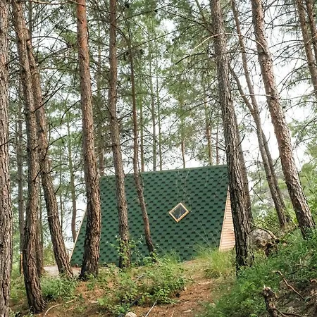 Kamp alanı Sens Bungalows & Tents