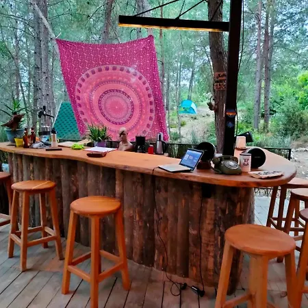 Kamp alanı Sens Bungalows & Tents *